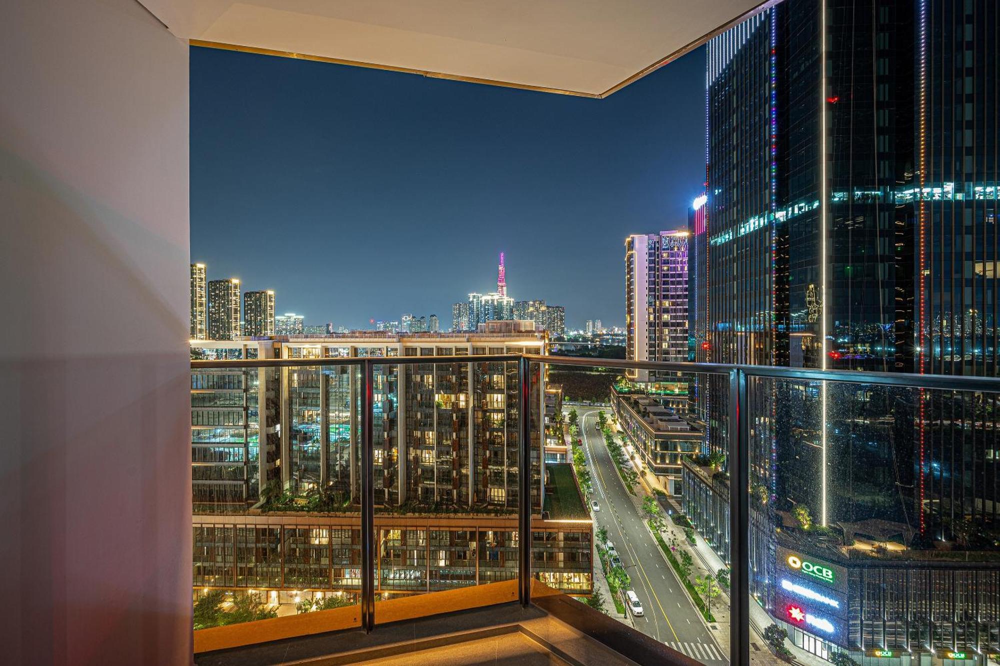 The Metropole Opera Residence By Kaystay โฮจิมินห์ซิตี้ ภายนอก รูปภาพ
